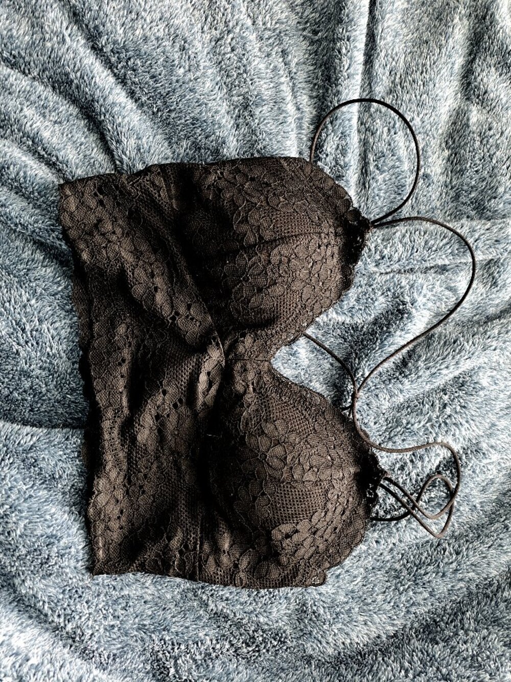 Black lace brallette